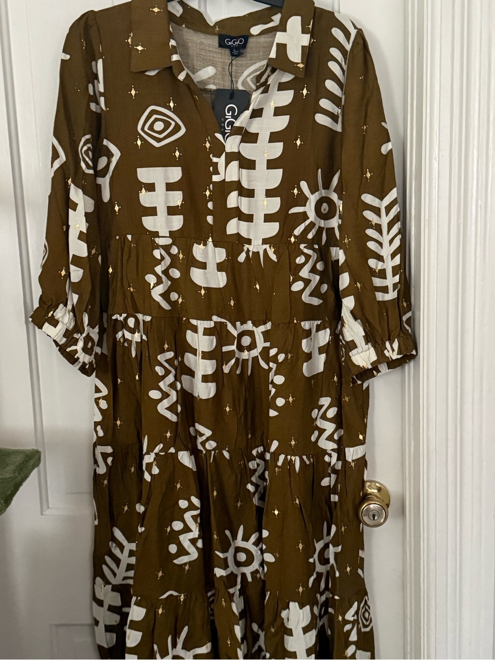 New GiGio Tiered Midi Dress in Olive Brown with White Abstract Print
